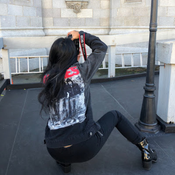 Meet your Posher, Gloria - Picture 1 of 1